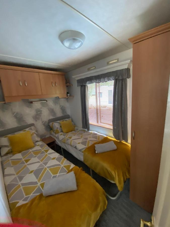 Unique Caravan With Outdoor Space Ballantrae Экстерьер фото