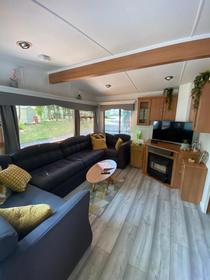 Unique Caravan With Outdoor Space Ballantrae Экстерьер фото