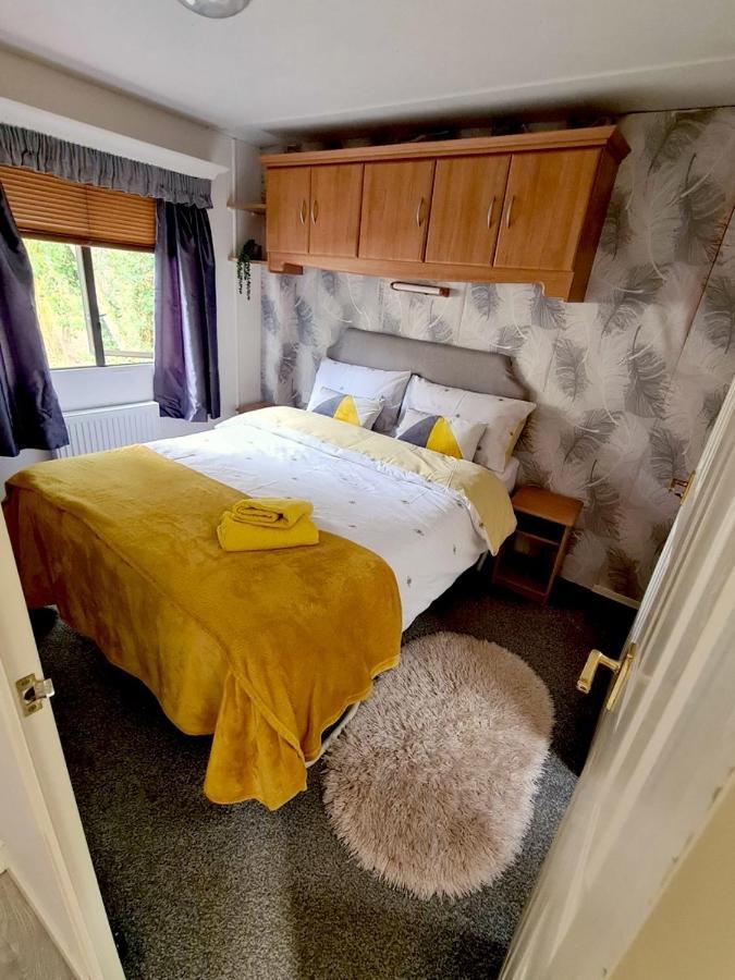 Unique Caravan With Outdoor Space Ballantrae Экстерьер фото