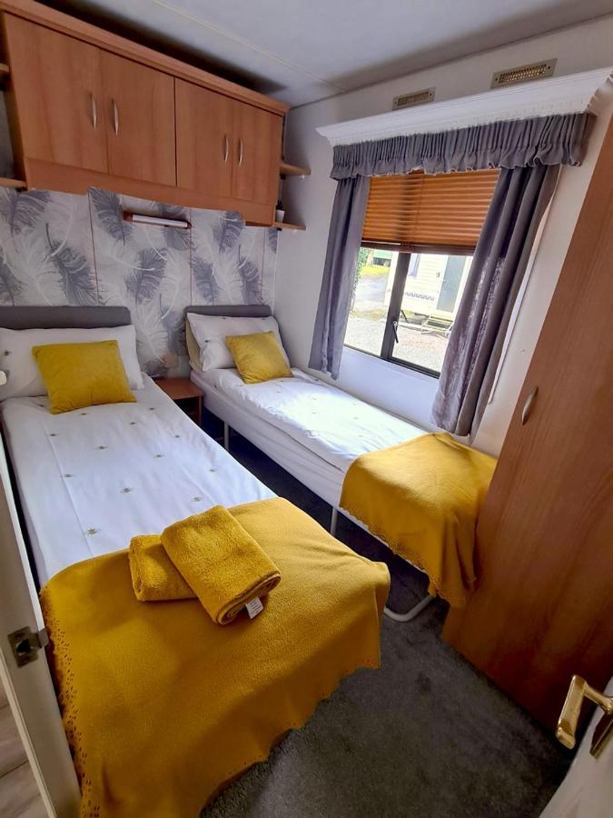 Unique Caravan With Outdoor Space Ballantrae Экстерьер фото