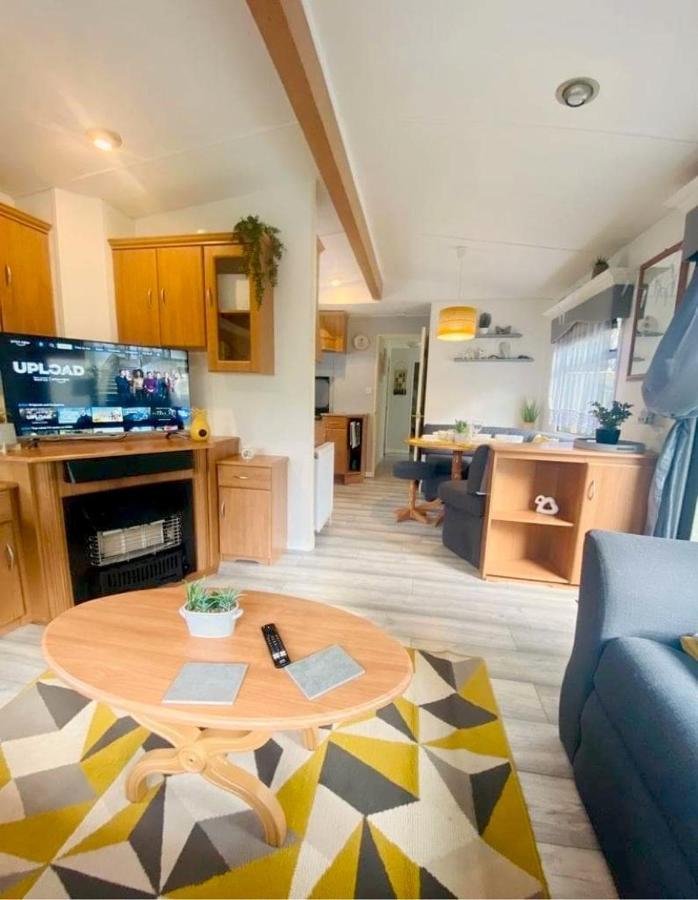 Unique Caravan With Outdoor Space Ballantrae Экстерьер фото