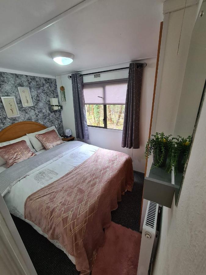 Unique Caravan With Outdoor Space Ballantrae Экстерьер фото