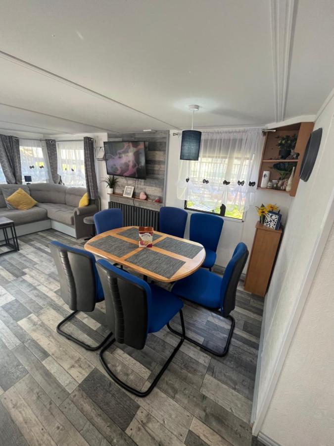 Unique Caravan With Outdoor Space Ballantrae Экстерьер фото
