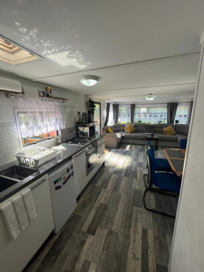 Unique Caravan With Outdoor Space Ballantrae Экстерьер фото